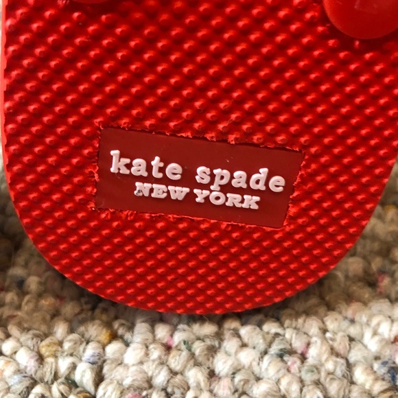 More 🔜 🎉 HP 🎉 🆕 Kate Spade ♠️ Fiji Flip Flops Wild Strawberry - Picture 8 of 14